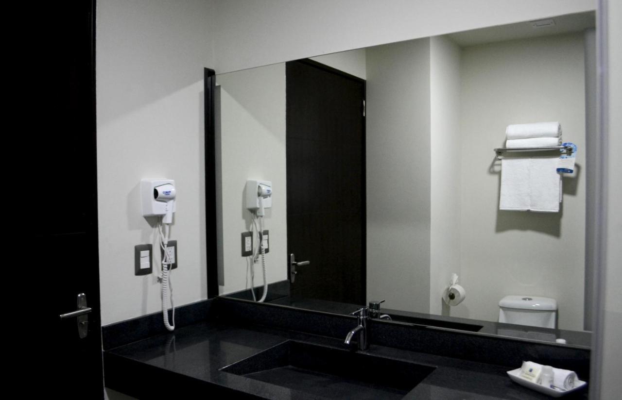 Comfort Inn Ирапуато Екстериор снимка