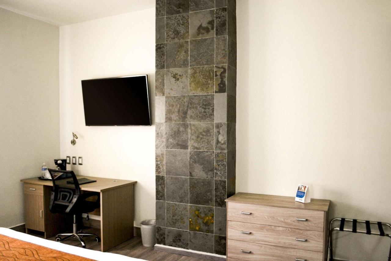 Comfort Inn Ирапуато Екстериор снимка