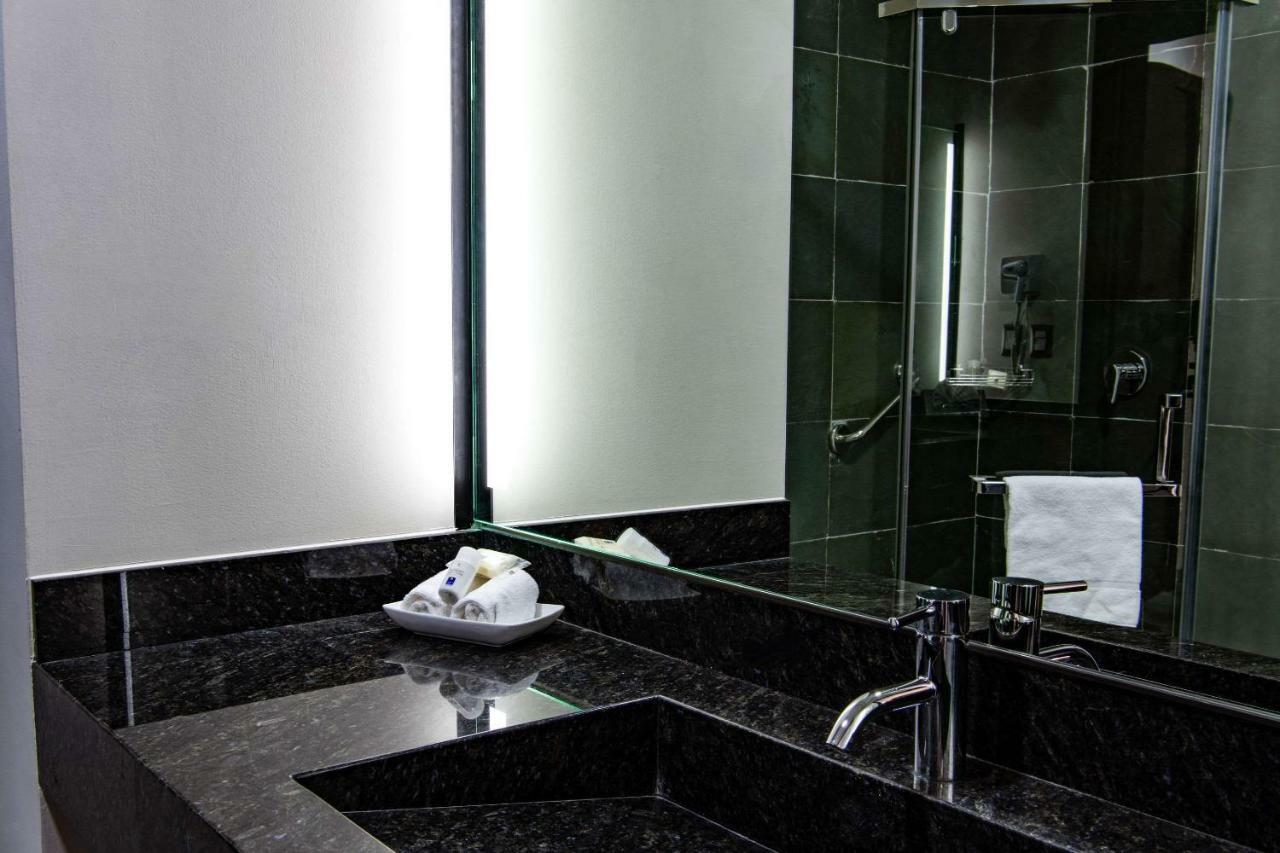 Comfort Inn Ирапуато Екстериор снимка