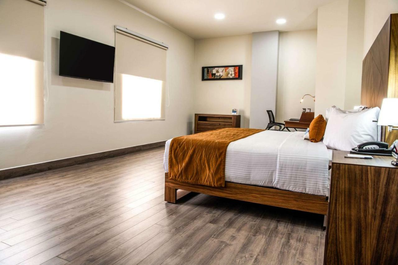 Comfort Inn Ирапуато Екстериор снимка