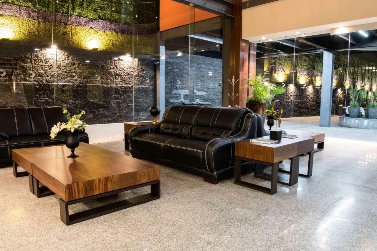 Comfort Inn Ирапуато Екстериор снимка