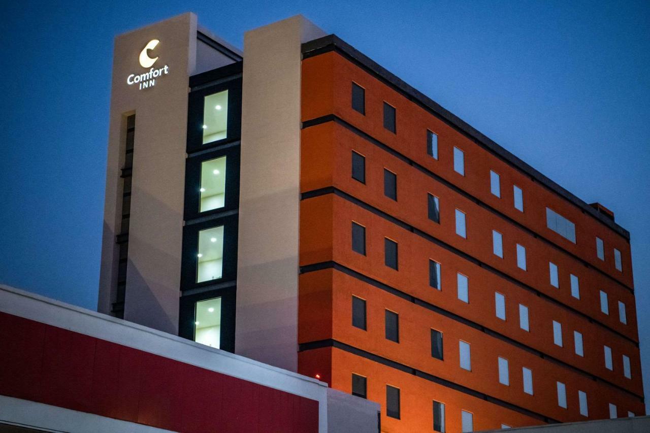 Comfort Inn Ирапуато Екстериор снимка